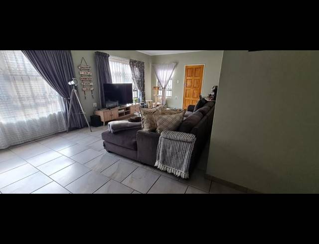 3 BEDROOM PROPERTY TO RENT IN STRUBENVALE